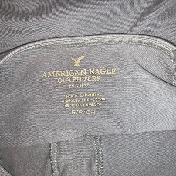 Olive cropped ruffled tank - Picture 3 of 4